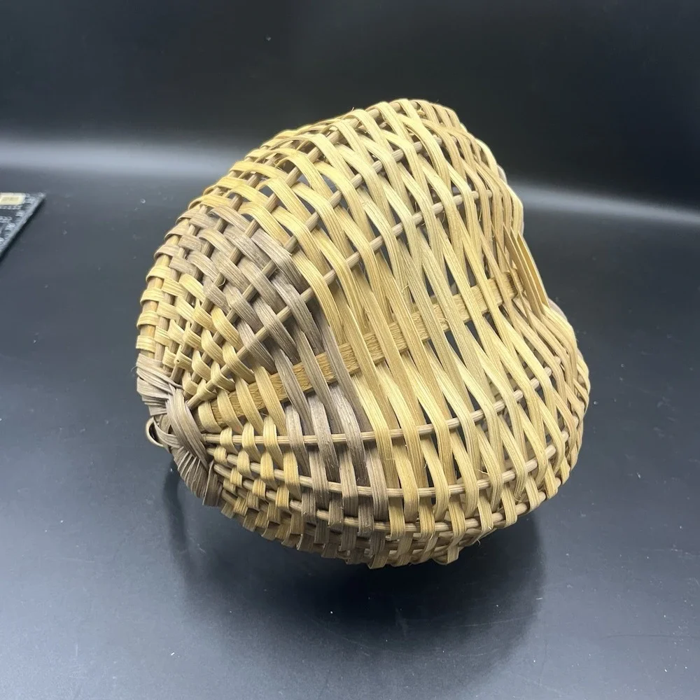 Vintage Hand Woven Buttocks Basket Farm Egg Gathering‎ With Handle